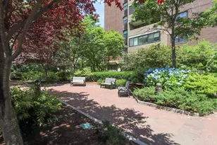 9 Hawthorne Pl, Boston, MA 02114 - Photo 27