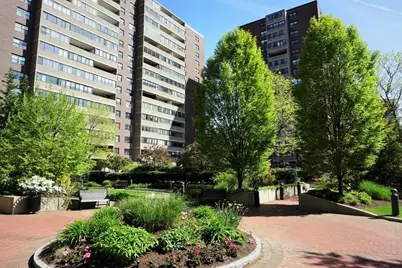9 Hawthorne Pl #2J, Boston, MA 02114 - Photo 23