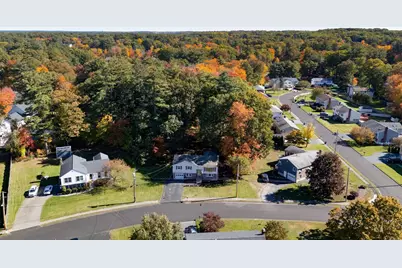 4 Goodwin Dr, Burlington, MA 01803 - Photo 3