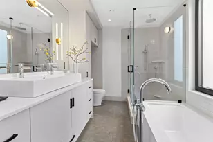 8 Holworthy Terrace, Cambridge, MA 02138 - Photo 15