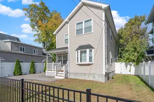 11 Blossom St, Lowell, MA 01852 - Photo 3