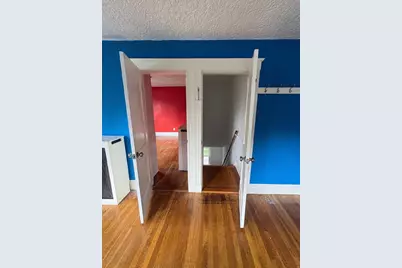 105 Warwick Rd #2, Newton, MA 02465 - Photo 3