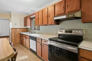 39 Mellen St, Hopedale, MA 01747 - Photo 5