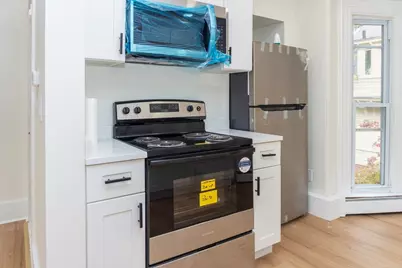 105 Chestnut St, Lowell, MA 01852 - Photo 5