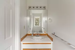 1005 Sherwood Forest Ln, Saugus, MA 01906 - Photo 21
