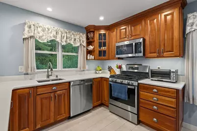 16 Holly Ct #16, Rockland, MA 02370 - Photo 5