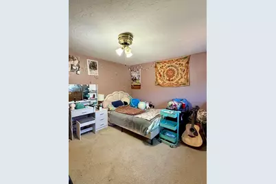 27 Tiffany Cir #27, Millbury, MA 01527 - Photo 9