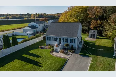 35 Water St, Somerset, MA 02726 - Photo 5