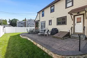 732 W Roxbury Pkwy, Boston, MA 02131 - Photo 35