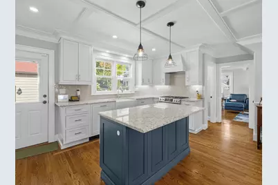 732 W Roxbury Pkwy, Boston, MA 02131 - Photo 9