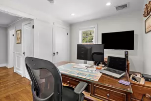 732 W Roxbury Pkwy, Boston, MA 02131 - Photo 23