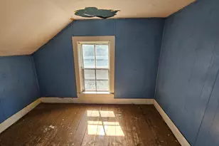 28 Carpenter St, Warren, MA 01083 - Photo 11