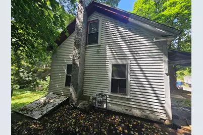 28 Carpenter St, Warren, MA 01083 - Photo 3