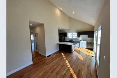 181 Crownshield Ave #C, Uxbridge, MA 01569 - Photo 9