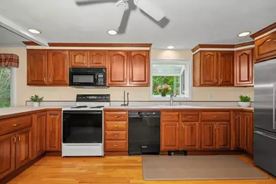 18 Fairview Drive, Southborough, MA 01772 - Photo 9