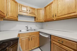 21 Middlesex Ave, Worcester, MA 01604 - Photo 11