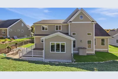 40 Winship Dr, Stoneham, MA 02180 - Photo 3