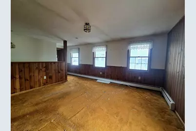 4 Upham St, Salem, MA 01970 - Photo 9