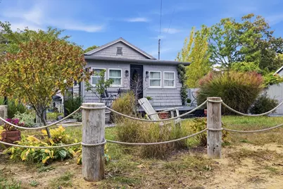 20 Fairbanks St, Wareham, MA 02571 - Photo 3