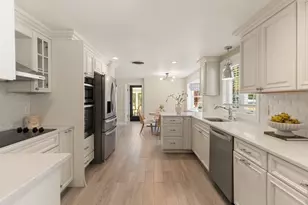 19 Longbow Rd, Lynnfield, MA 01940 - Photo 15