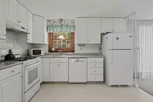 5 Bamberg Dr, Woburn, MA 01801 - Photo 11