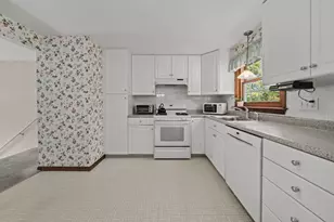 5 Bamberg Dr, Woburn, MA 01801 - Photo 13