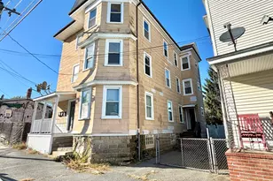25 Adams St, New Bedford, MA 02746 - Photo 1
