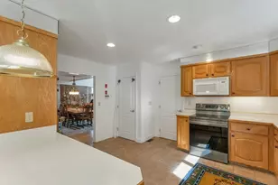 63 Drew Woods Dr, Derry, NH 03038 - Photo 9
