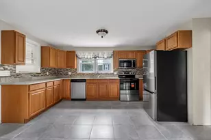 2 Clarendon St, Taunton, MA 02780 - Photo 11