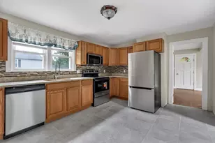2 Clarendon St, Taunton, MA 02780 - Photo 13
