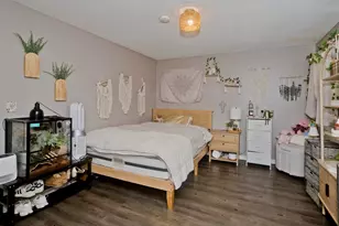 688 S West St, Agawam, MA 01030 - Photo 23