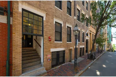 98 Myrtle Street, Boston, MA 02114 - Photo 3