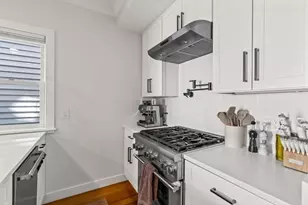 246 Athens St, Boston, MA 02127 - Photo 11