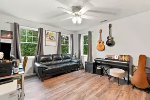 13 Mt Vernon St, Haverhill, MA 01830 - Photo 9