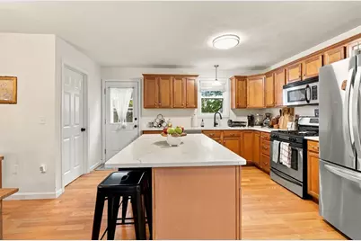 13 Mount Vernon Street #13, Haverhill, MA 01830 - Photo 3