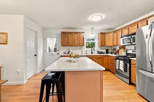 13 Mt Vernon St, Haverhill, MA 01830 - Photo 3