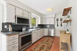 284 Housatonic St, Lenox, MA 01240 - Photo 15