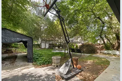 21 Englewood Ave, Worcester, MA 01603 - Photo 19