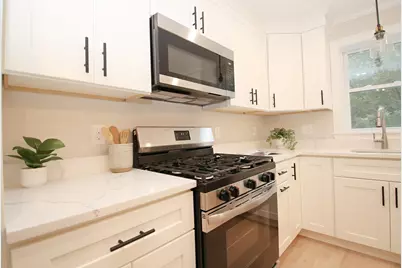 27 Holbrook Court #1, Melrose, MA 02176 - Photo 7