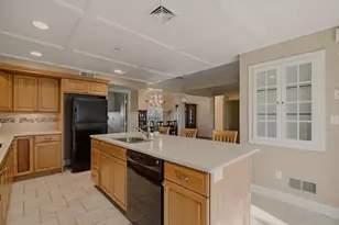 331 Albany St, Fall River, MA 02720 - Photo 9