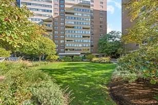 2 Hawthorne Pl, Boston, MA 02114 - Photo 21