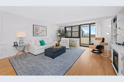 2 Hawthorne Place #15R, Boston, MA 02114 - Photo 5
