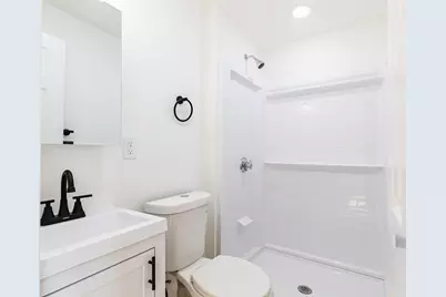633 E 6th St, Boston, MA 02127 - Photo 23