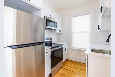 633 E 6th St, Boston, MA 02127 - Photo 17