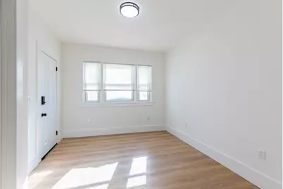 633 E 6th St, Boston, MA 02127 - Photo 9