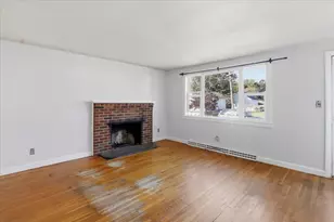 13 Horton St, Taunton, MA 02780 - Photo 9