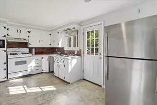 13 Horton St, Taunton, MA 02780 - Photo 15
