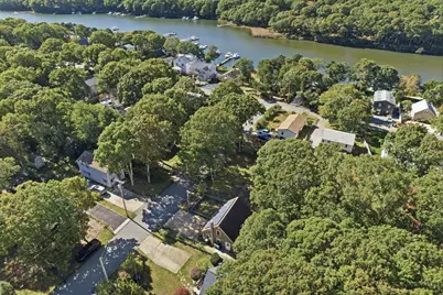 12 Avalon Dr, Falmouth, MA 02536 - Photo 37