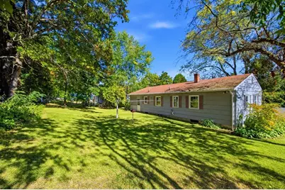 20 Deerfield Dr, Northampton, MA 01062 - Photo 9