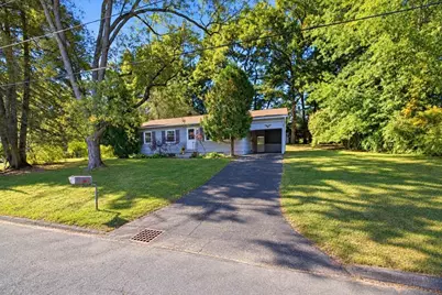 20 Deerfield Dr, Northampton, MA 01062 - Photo 1